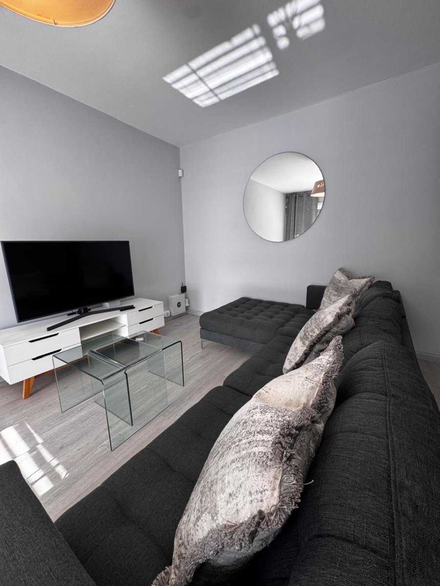 To Let 2 Bedroom Property for Rent in Sea Point Western Cape